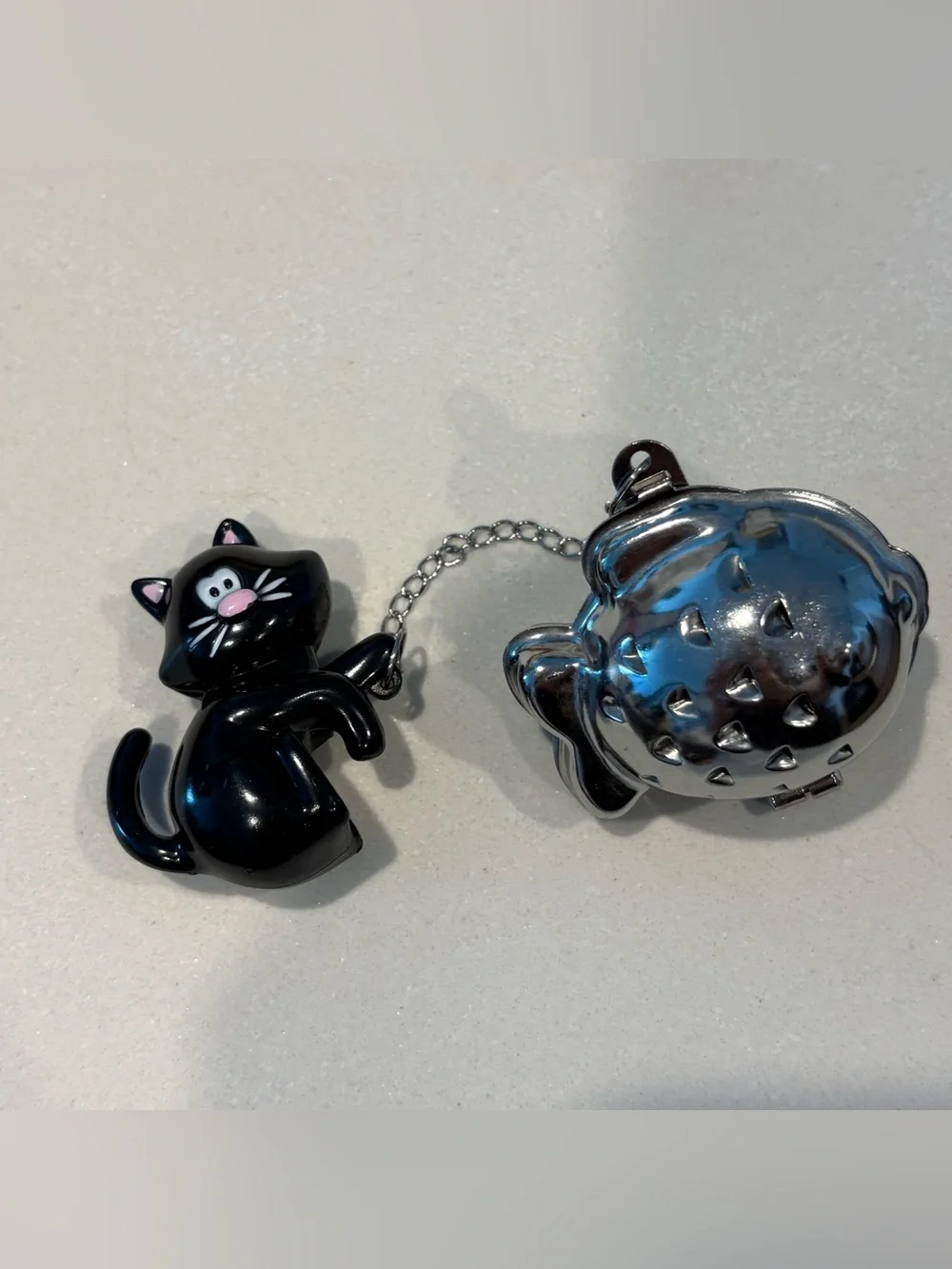 Black Cat Tea Strainer with Silver Fish for tea leaves